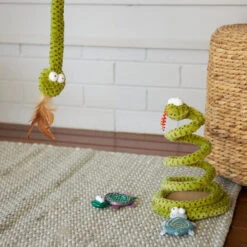 Spotty Snake Play & Chase Wand -Kazoo Store Kazoo 13988 PlayWand SpottySnake R 55 LS10